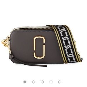 ✨✨ Authentic Marc Jacobs Snapshot bag ✨✨